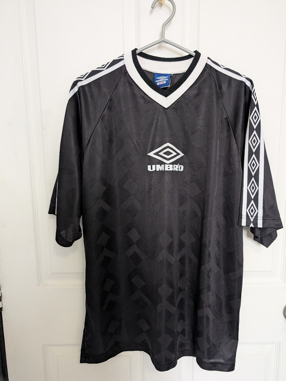Vintage Y2K Sporty Retro Umbro Black Soccer Jersey with White Trim
